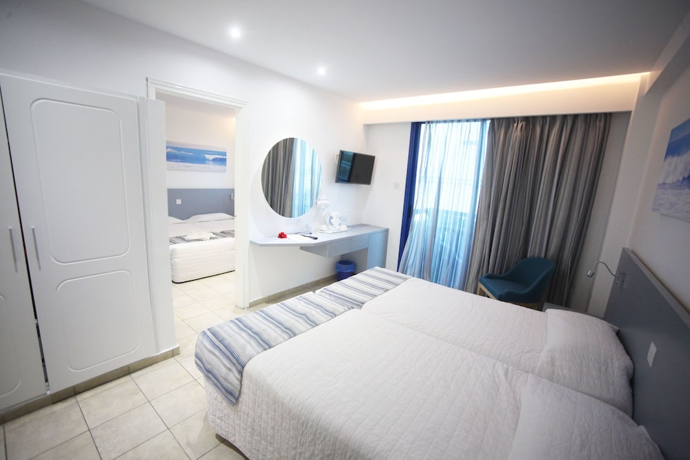 Anonymous Beach Hotel - Adults Only 24/72