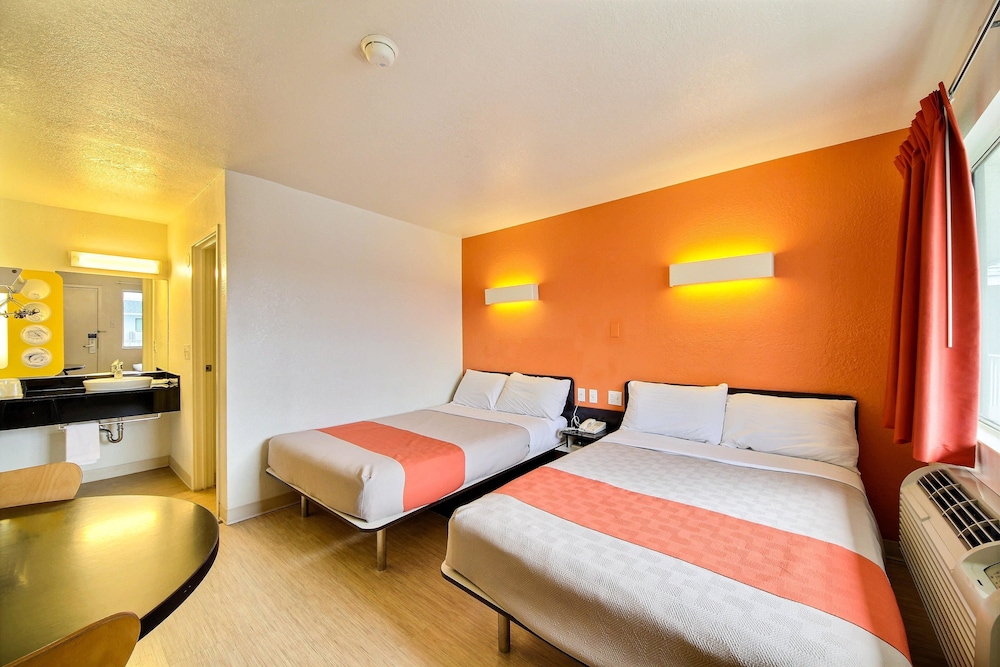 Motel6 San Marcos, TX 16/49