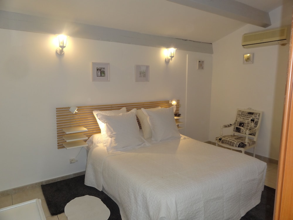 Locations Des Alpilles 6/50
