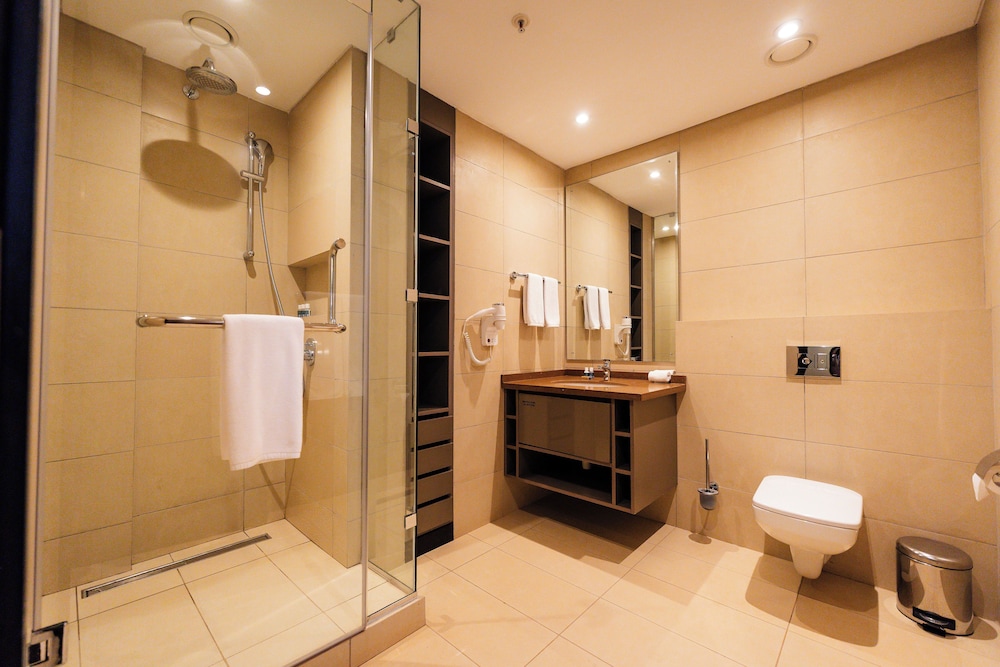 Trademark Suites at Enaki Town 55/60