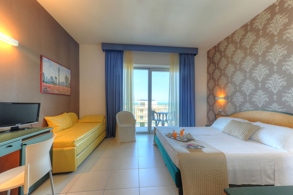 HOTEL SOLE 13/52