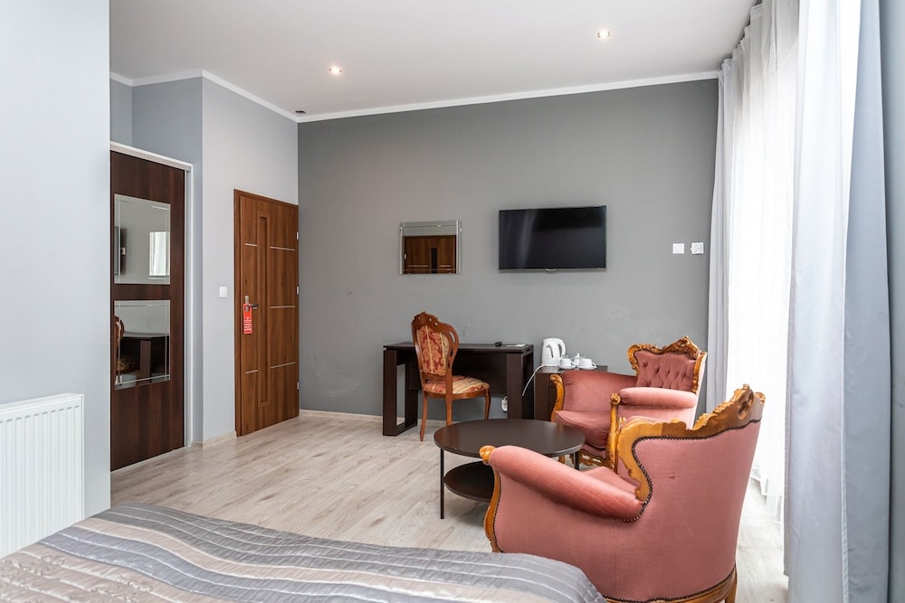 Royal Residence 33/50