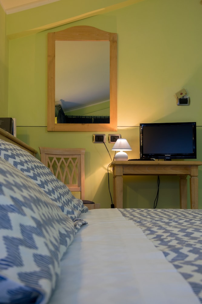 Hotel Cladan 25/63