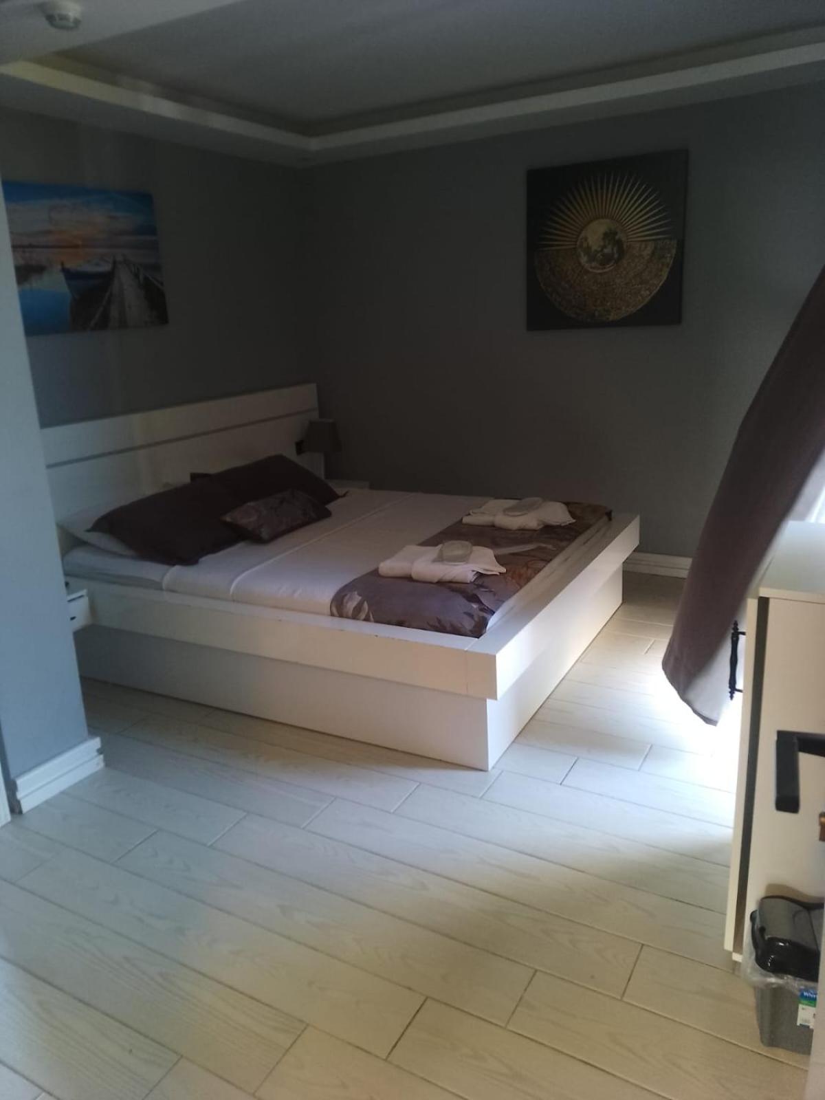 My Leos Hotel 7/50