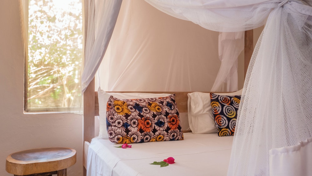 Raha Lodge 10/42