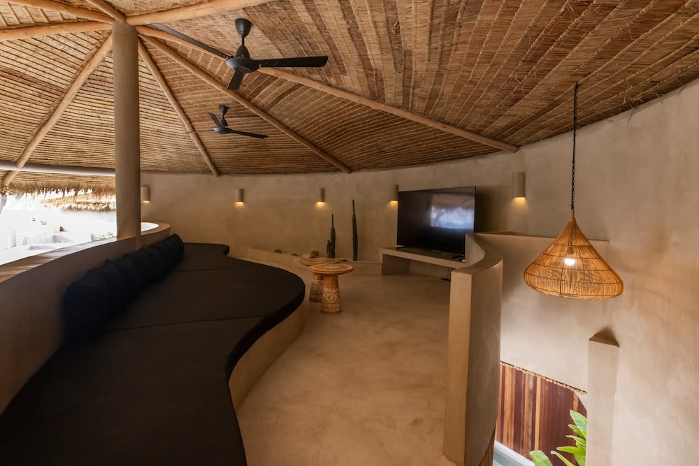 Karma Resort 38/50