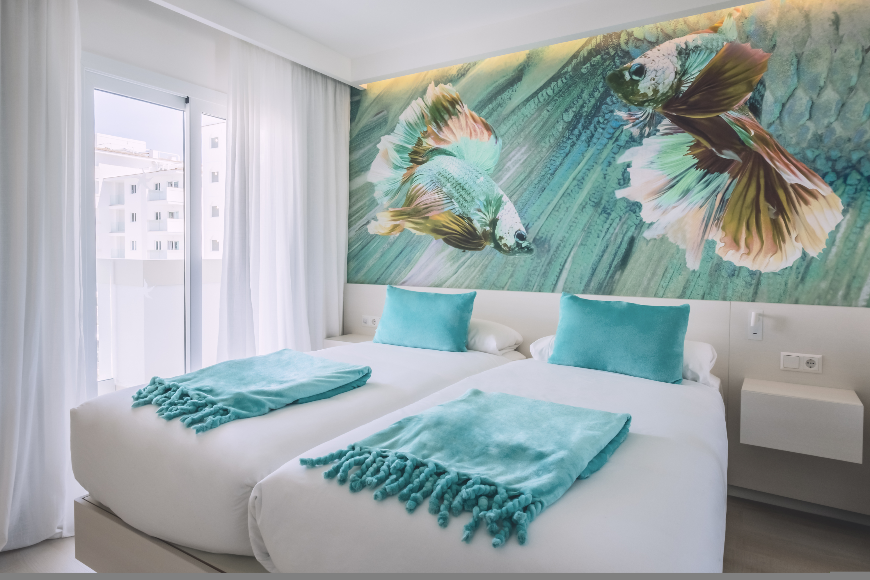Family, Pool View