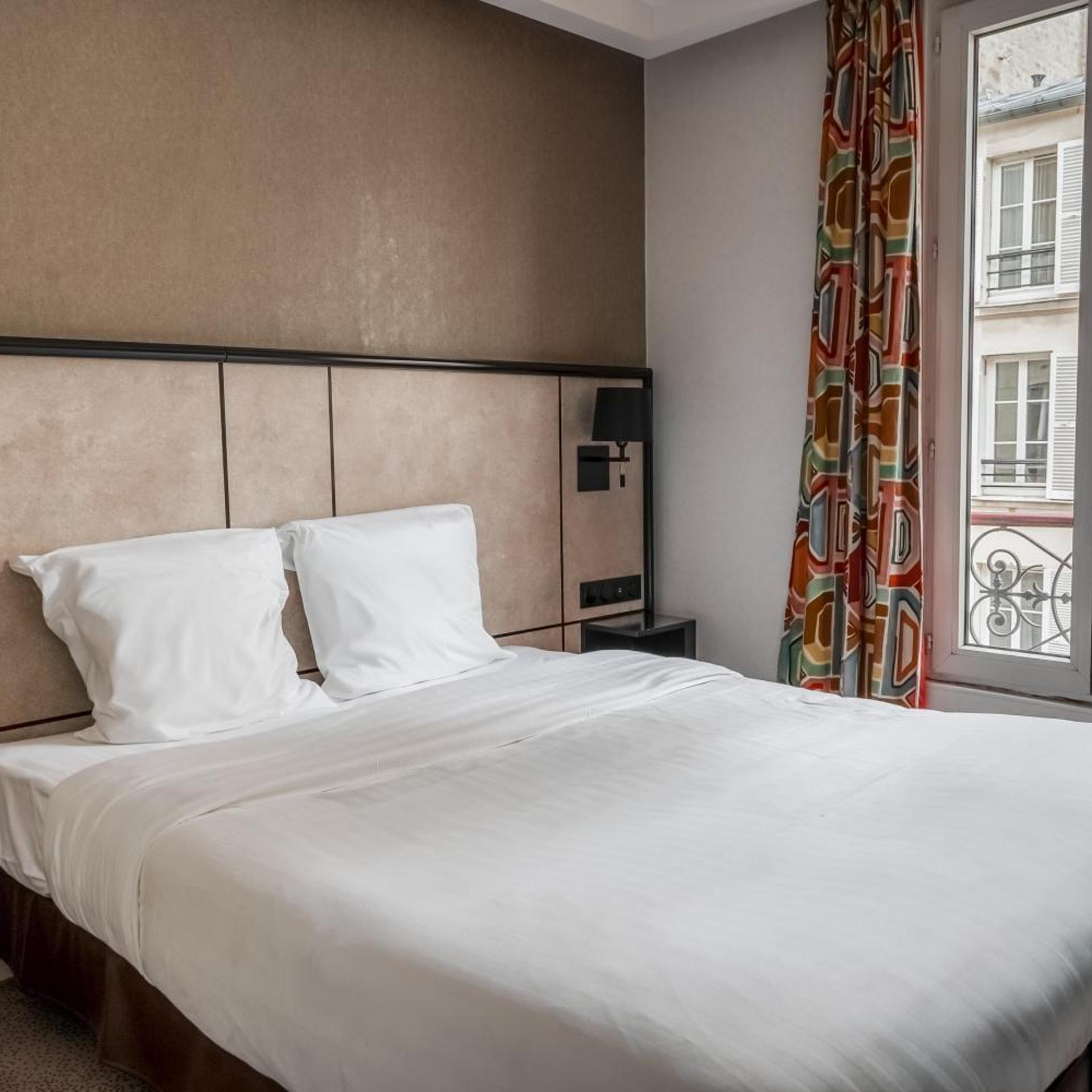 Essential, King Bed