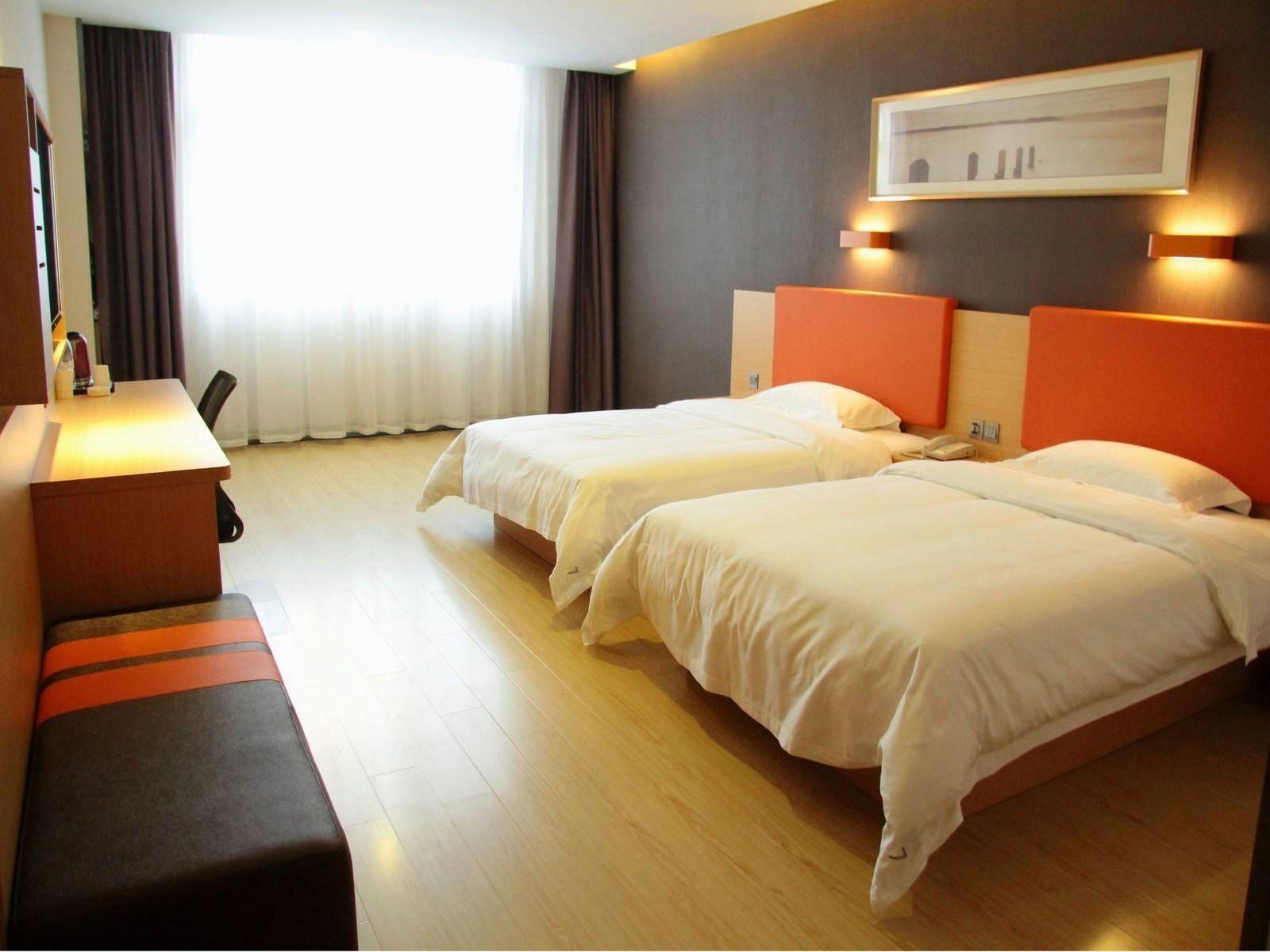 7 Days Premium Leshan Qianwei Fengye Fortune Plaza 8/20