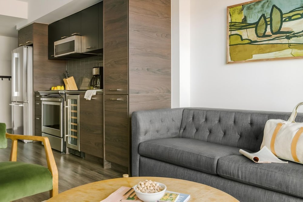 Nester Finn West Queen West 34/50