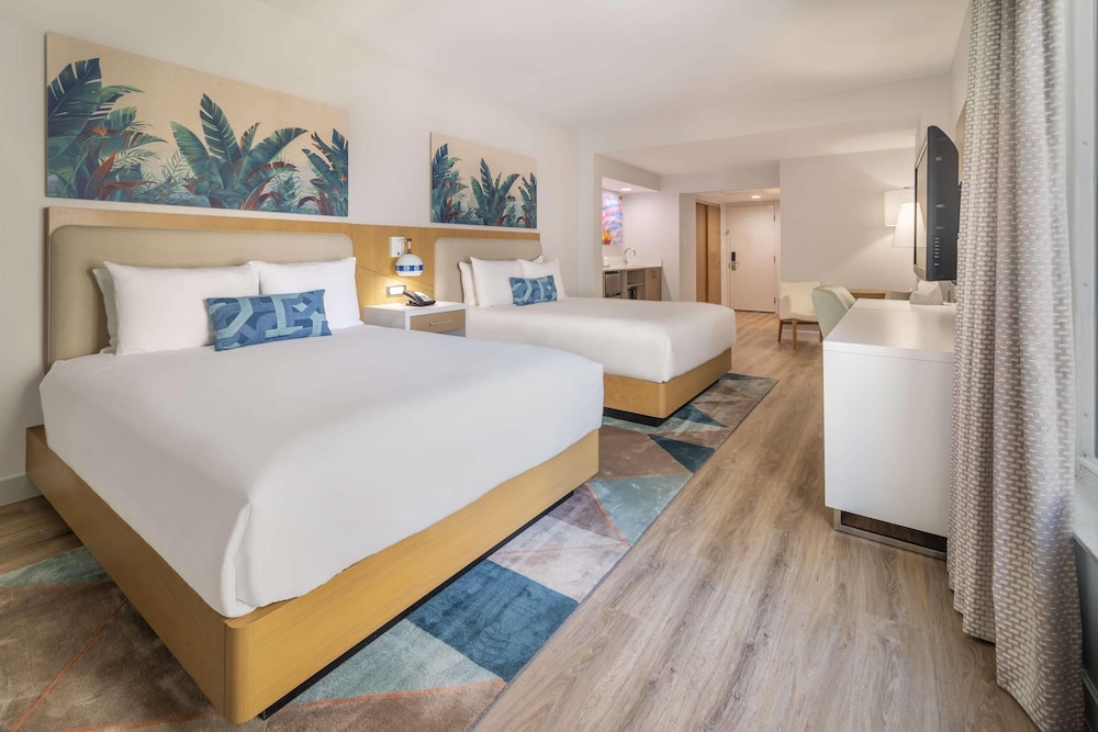 JUNIOR, STUDIO, 2 QUEEN BEDS, ACCESSIBLE