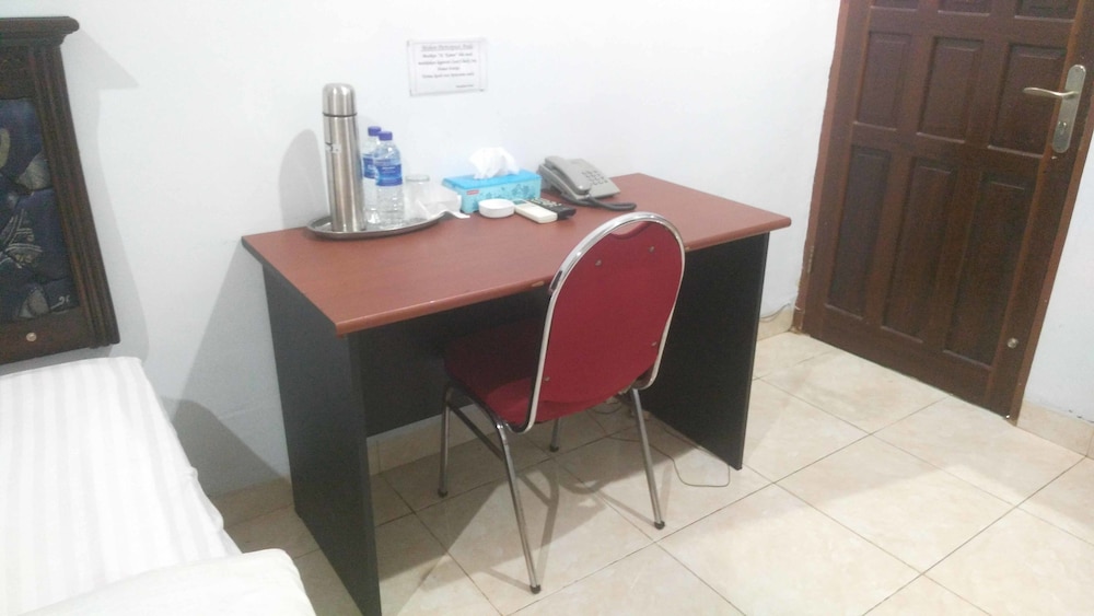 Avicenna Hotel 27/31