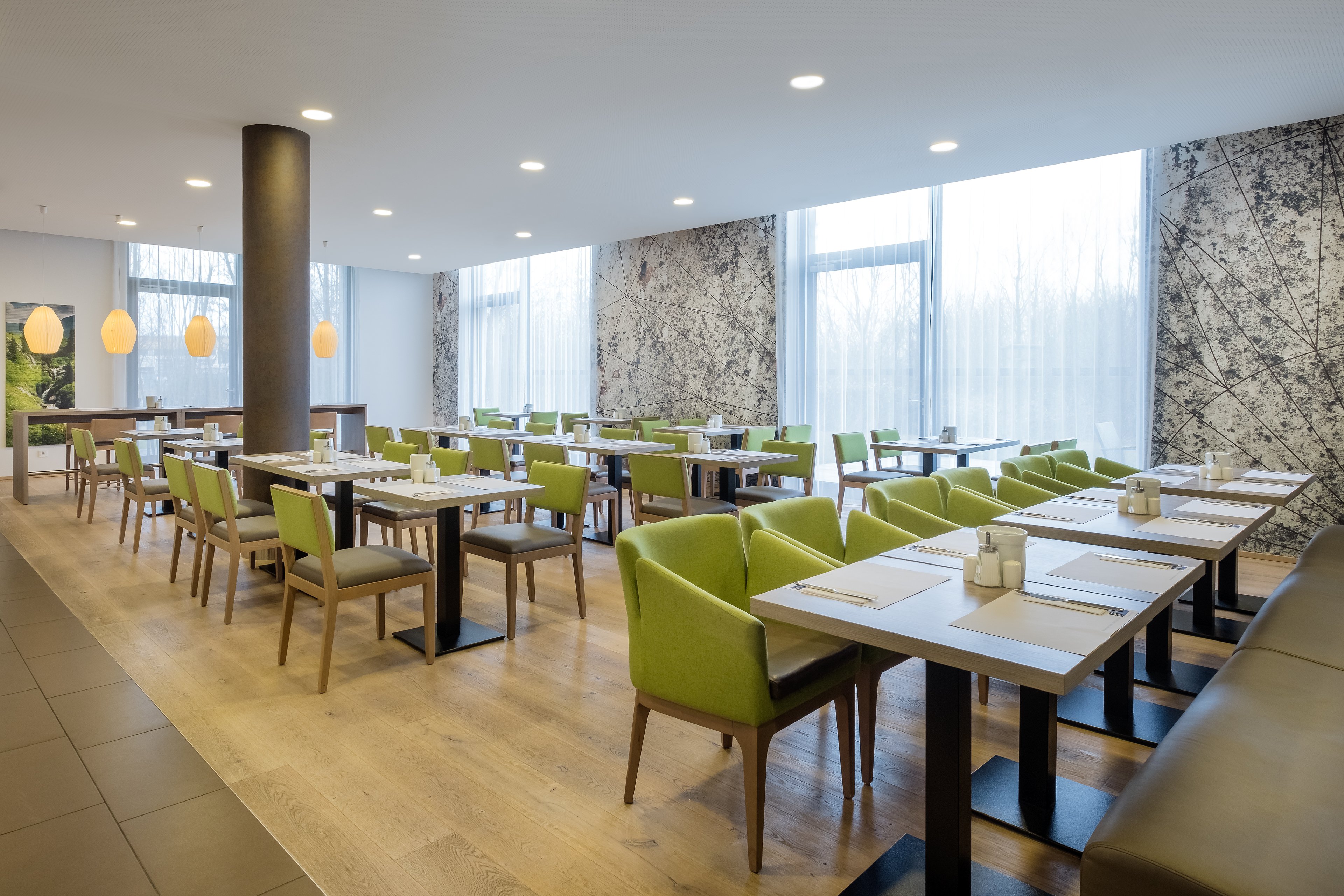 Holiday Inn Express Friedrichshafen 51/76