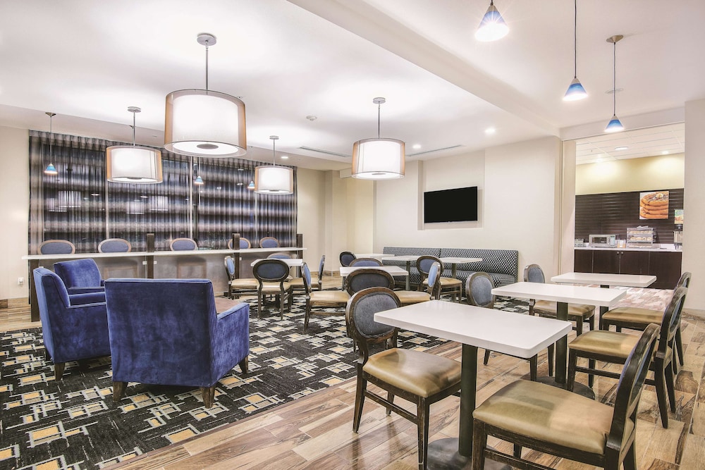 La Quinta Inn and Suites by Wyndham Karnes City - Kenedy 43/58