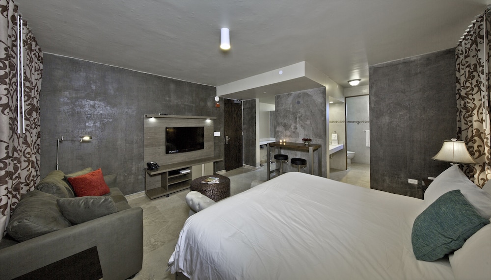 CIQALA Luxury Suites 17/75