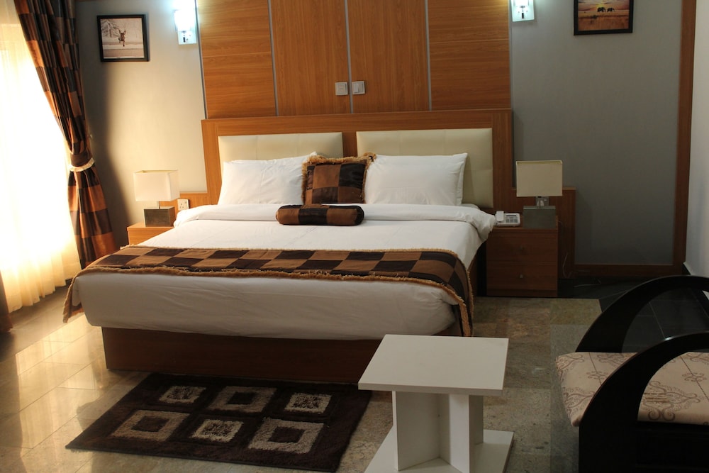 Grand Cubana Hotels 12/45