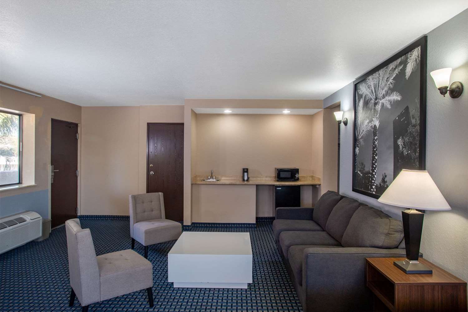 Super 8 by Wyndham Naples 21/31