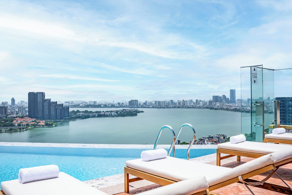 L7 WEST LAKE HANOI by LOTTE L7 RESIDENCES 64/66