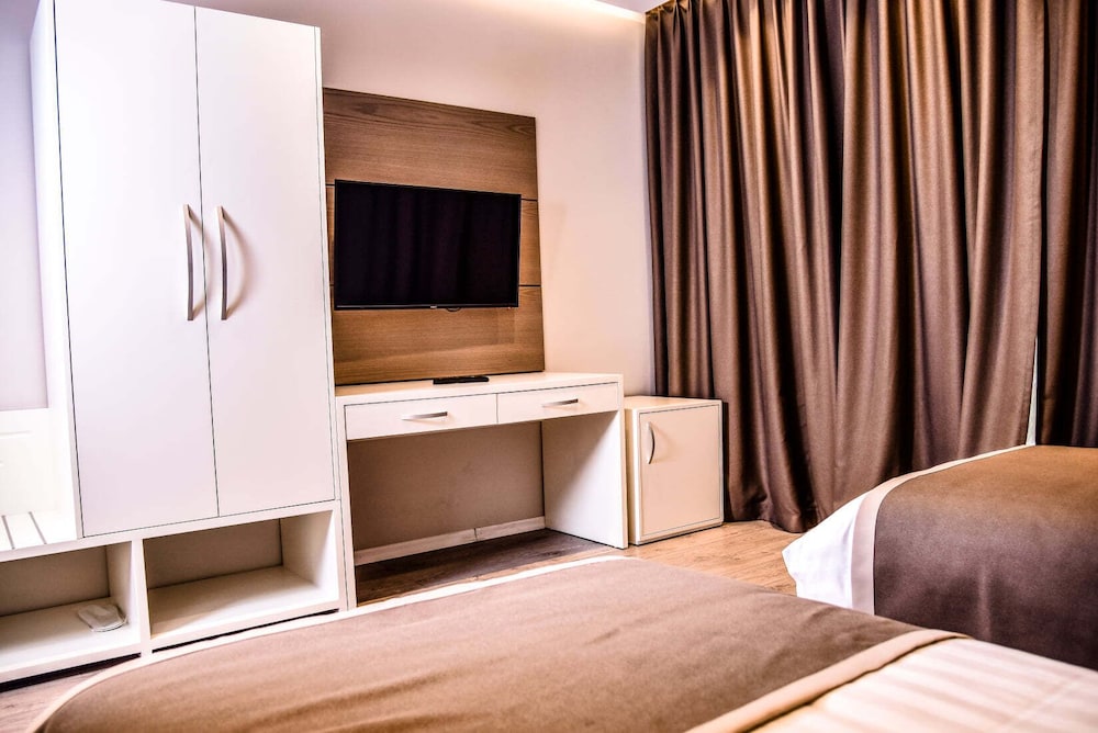 VH Broadway Tirana Hotel 42/50