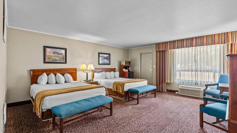 Red Arrow Inn & Suites, a Travelodge by Wyndham 2/22