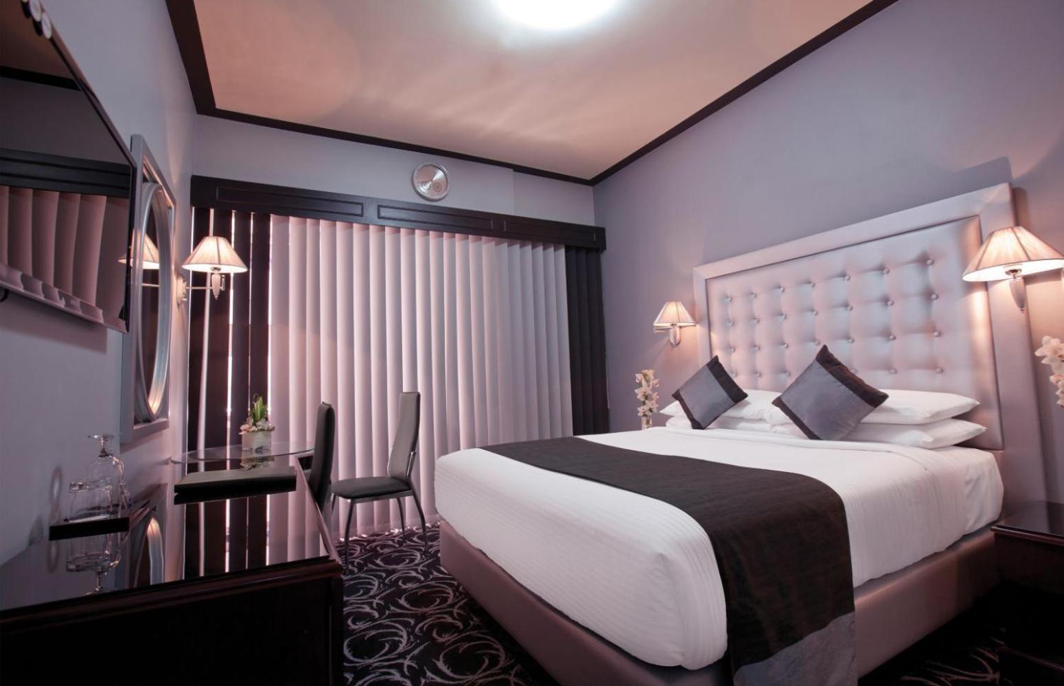 Room, Double Bed