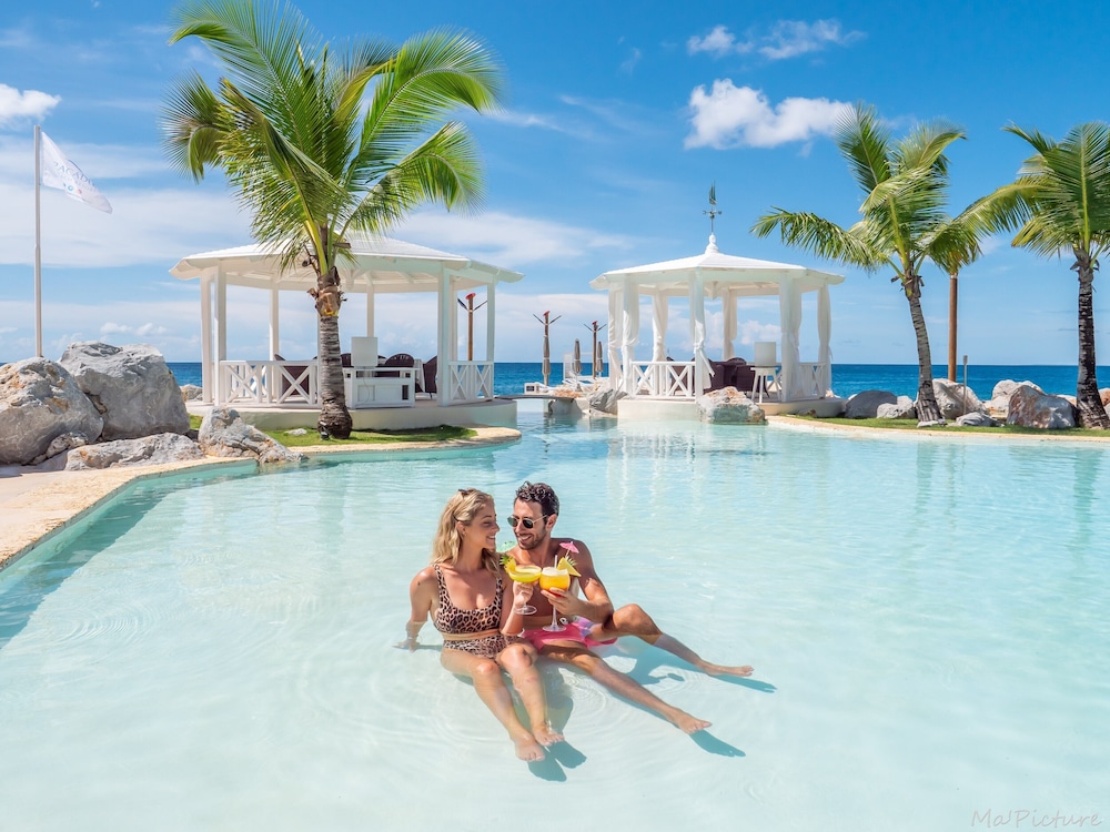 Tracadero Beach Resort 69/77