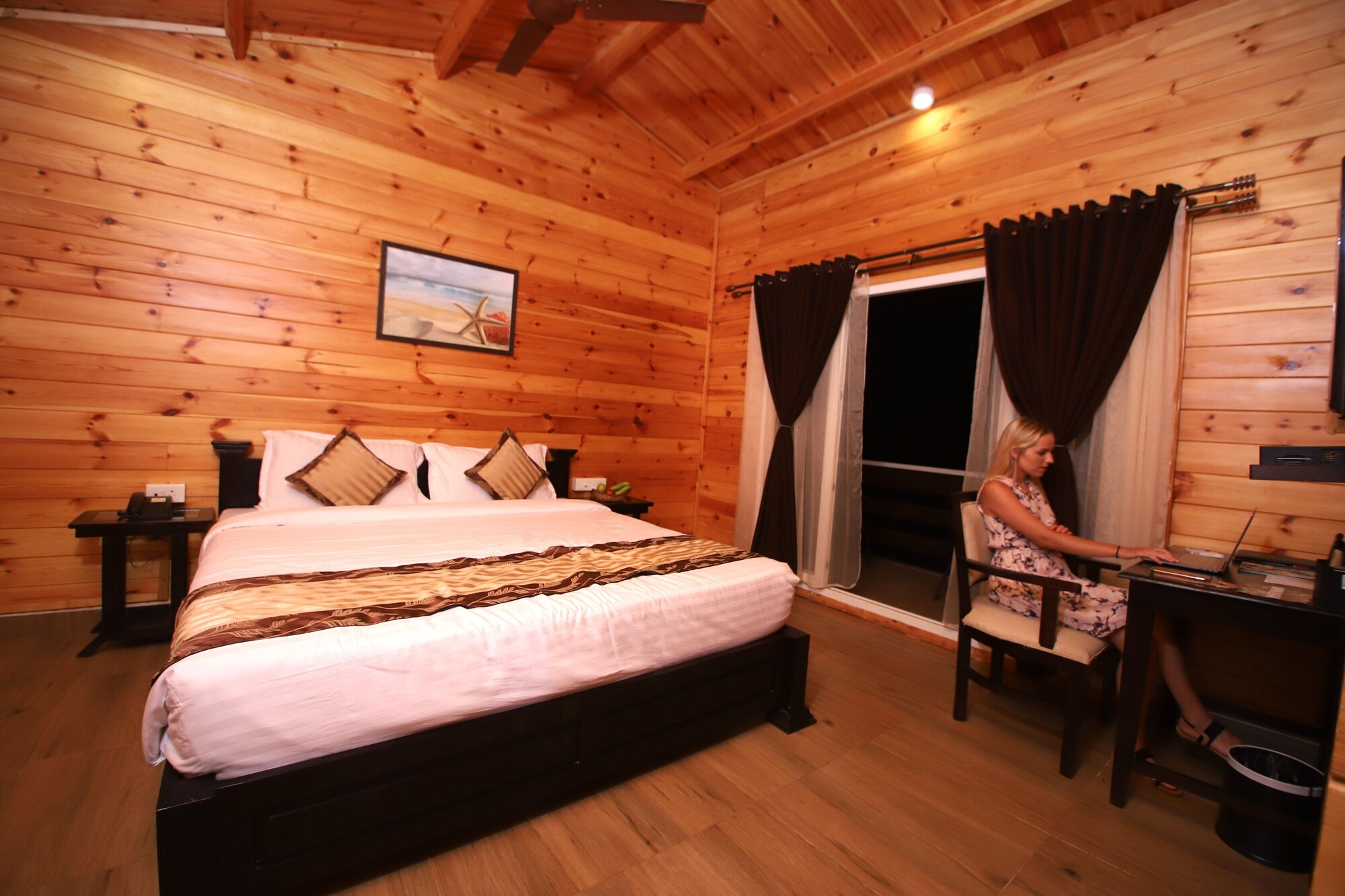 KING BED, BAY VIEW
