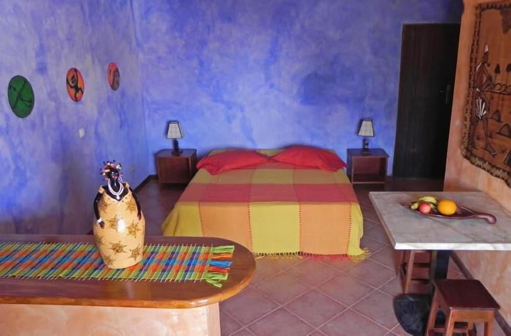Sakaroule Bed And Breakfast 7/33