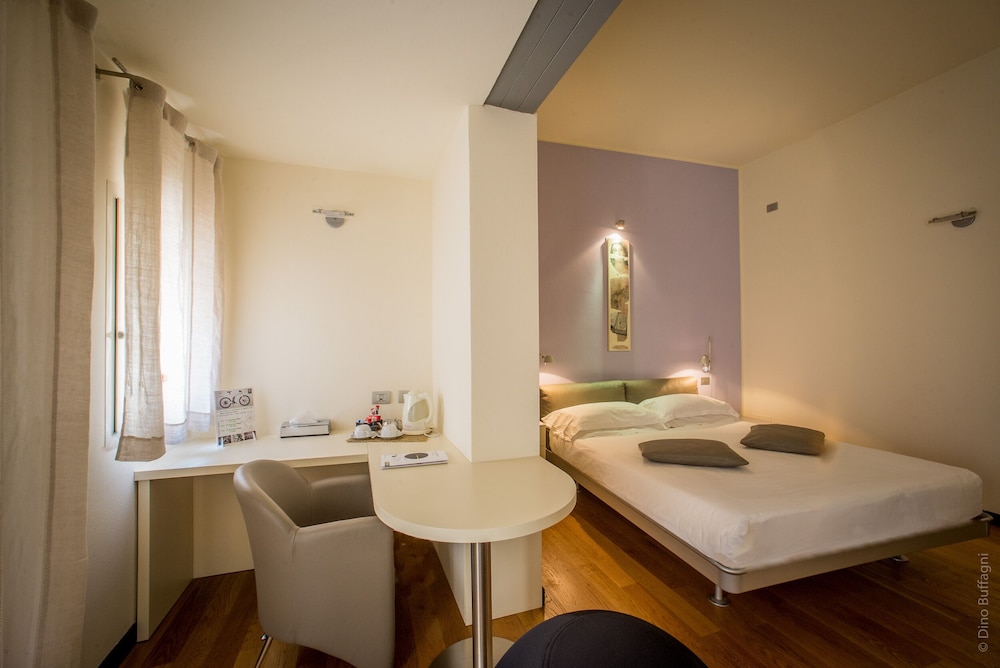 Hotel Annunziata 37/77