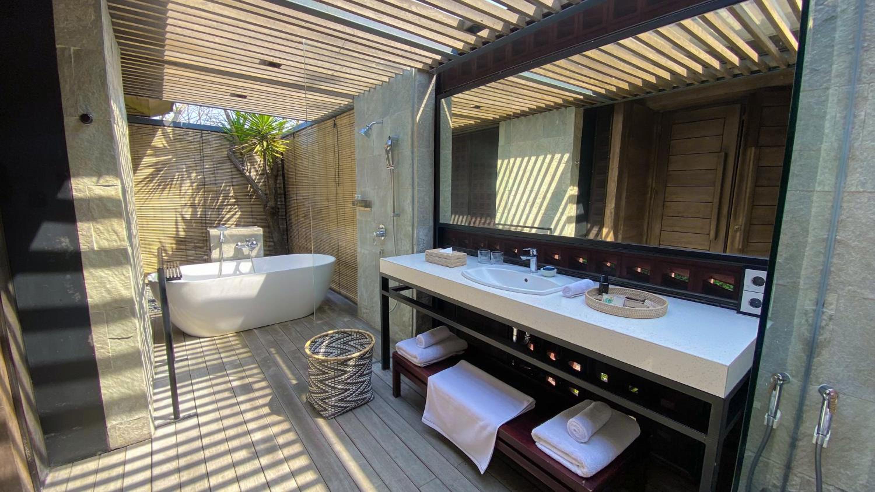 Djoglo Luxury Bungalow 42/44