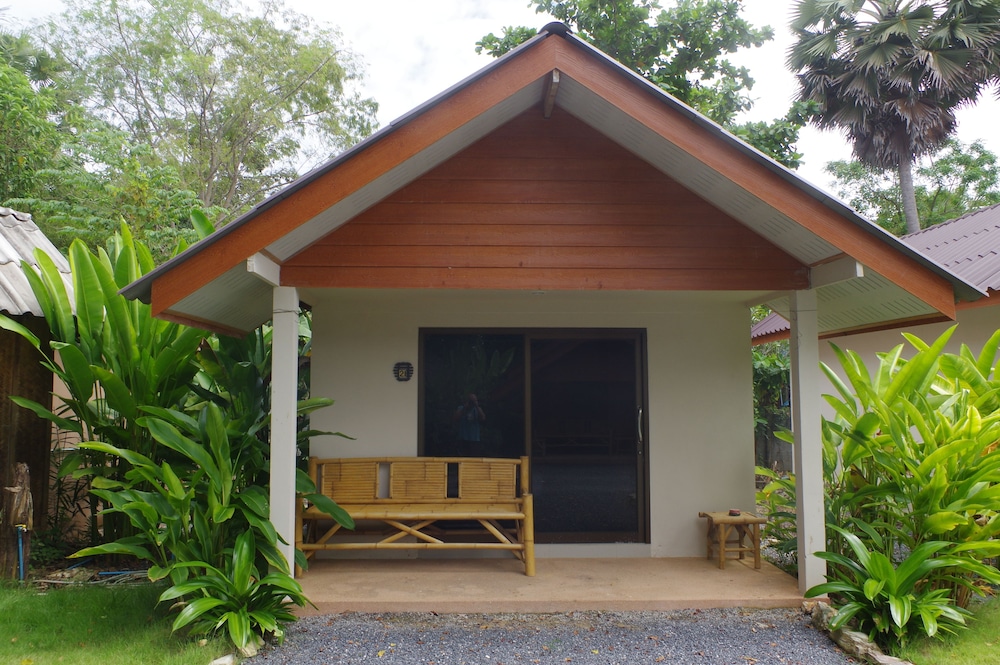 Thai House Beach Resort 2/50