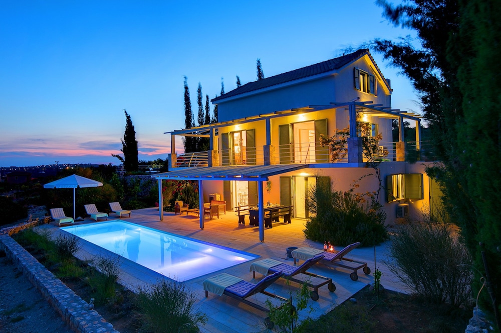 Ideales Resort 3/50