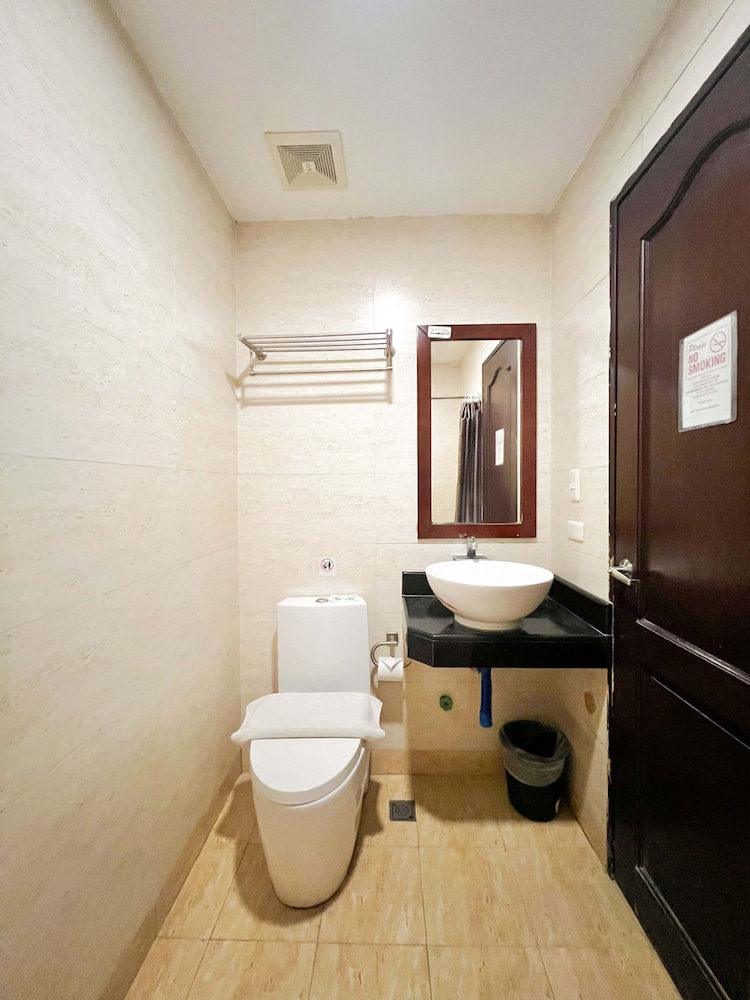 Cebu Capitol Central Hotel and Suites powered by Cocotel 53/55