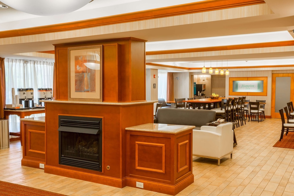 Hampton Inn Goshen 24/42
