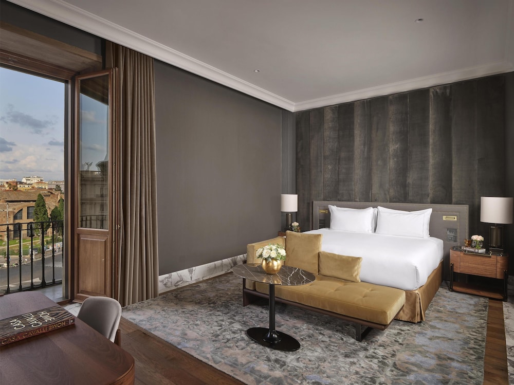 2 Bedrooms, Anantara, Suite, Double Bed, Piazza View، Anantara Palazzo Naiadi 2/5