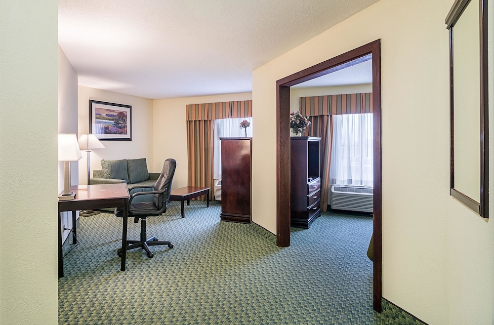 Quality Inn & Suites Harvey - Chicago Southland 25/34