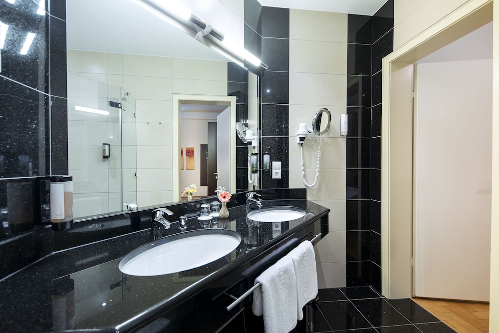 ACHAT Sternhotel Bonn 35/47