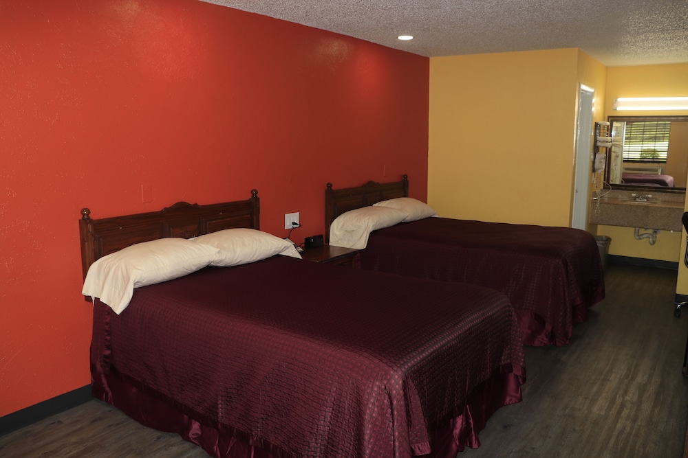 Chaparral Motel 22/57