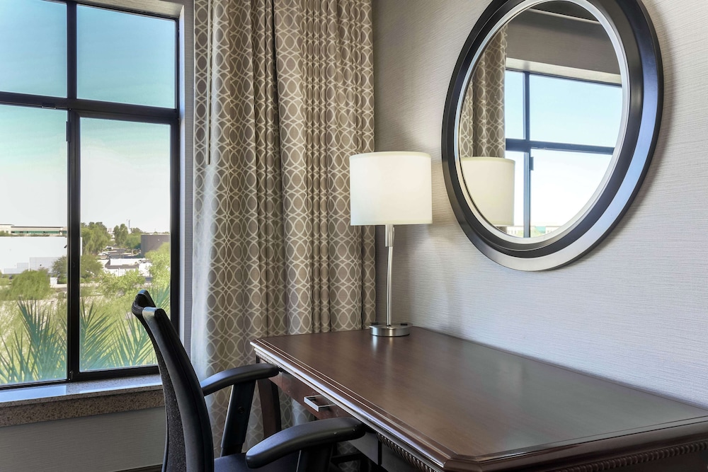 Hilton Phoenix Chandler 63/82