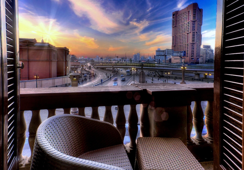 Tahrir Plaza Suites 50/57