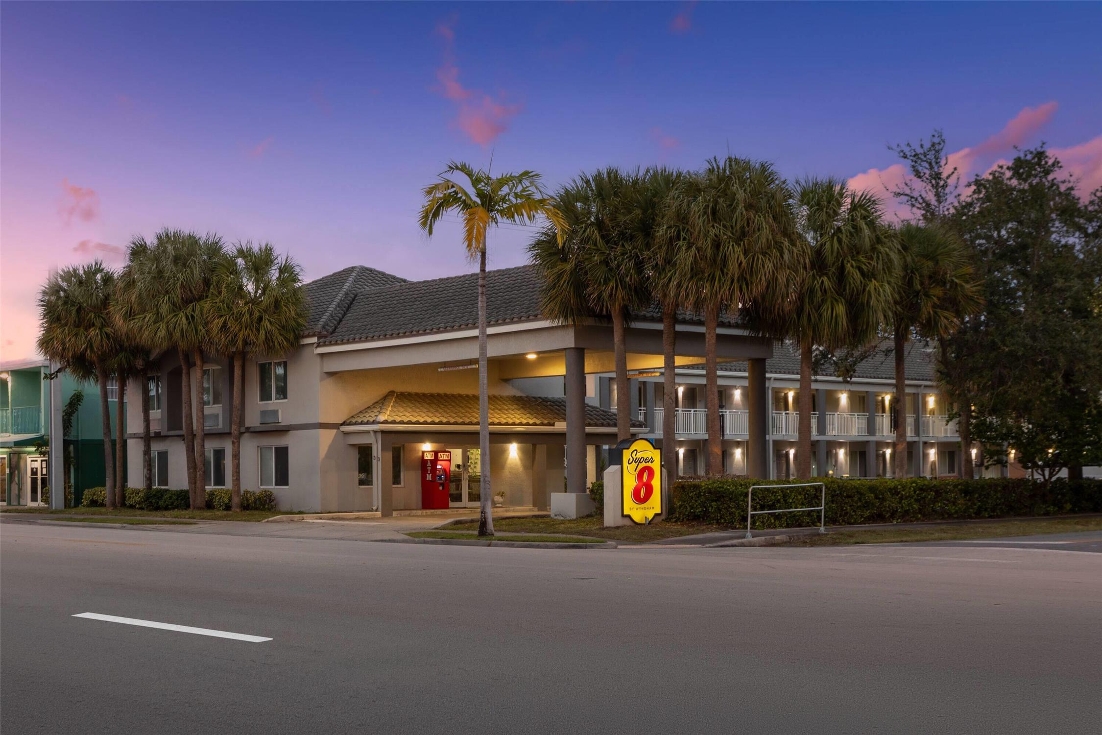 Super 8 by Wyndham Dania/Fort Lauderdale Arpt 2/13