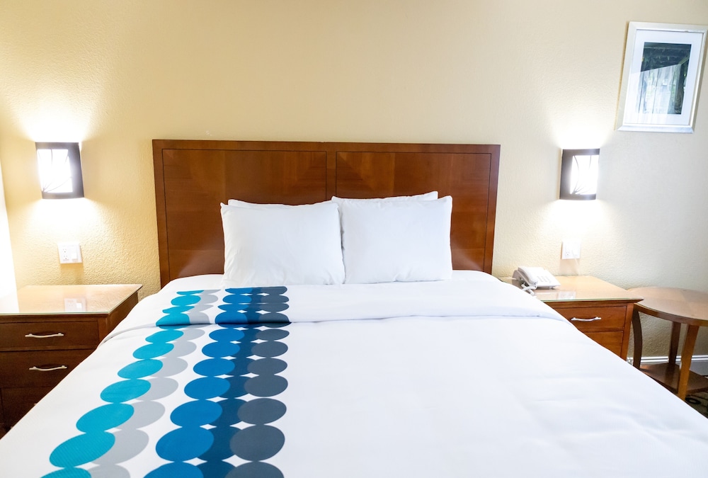Baymont by Wyndham College Park Atlanta Airport South 23/50