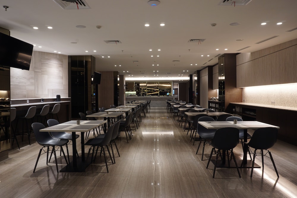 Erian Hotel 32/50