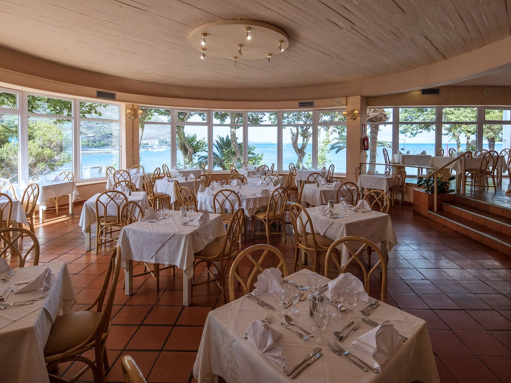Baia Madeira Hotel - Ocean Beachfront 41/54
