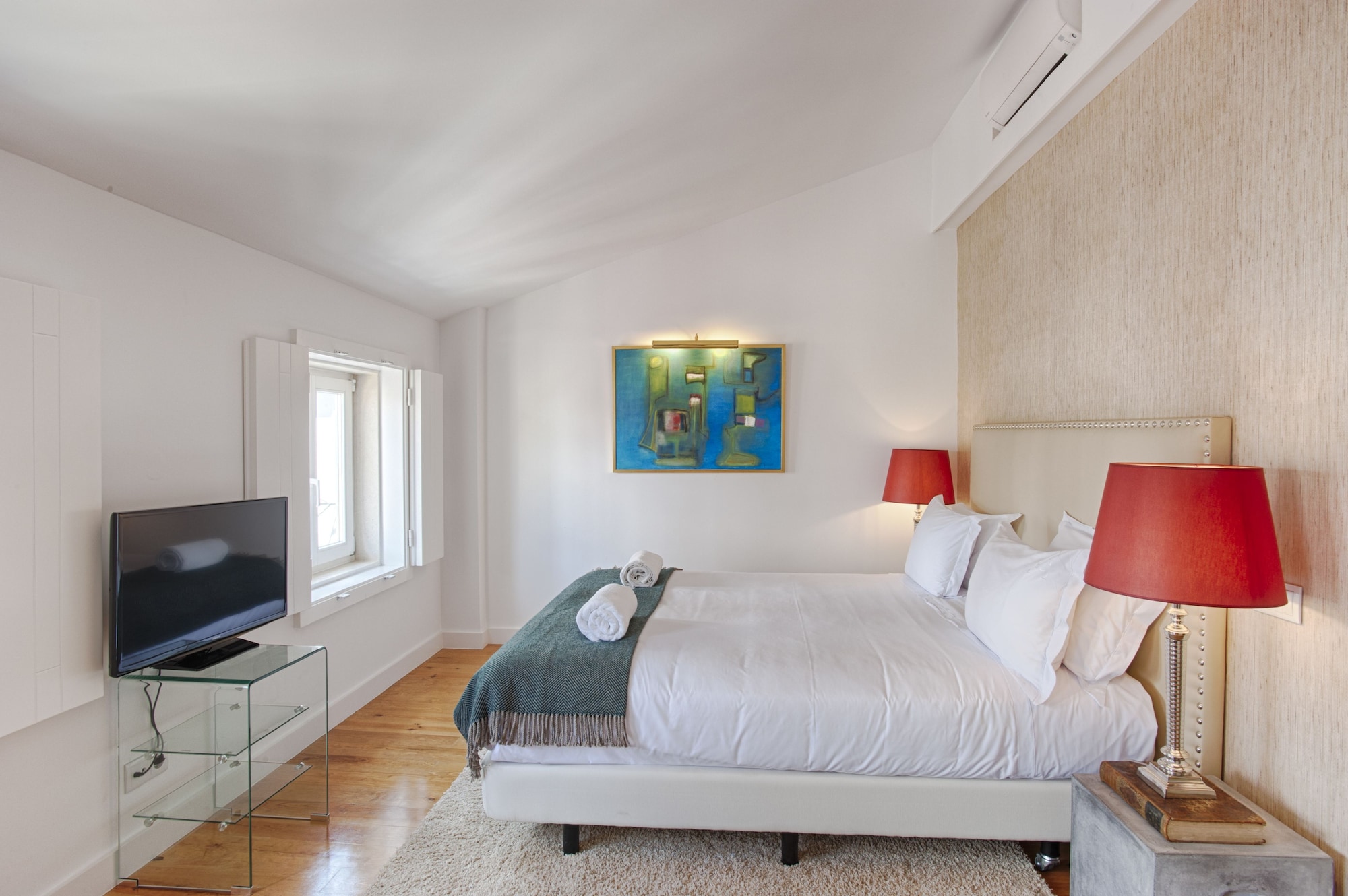 Junior Suite, Street View