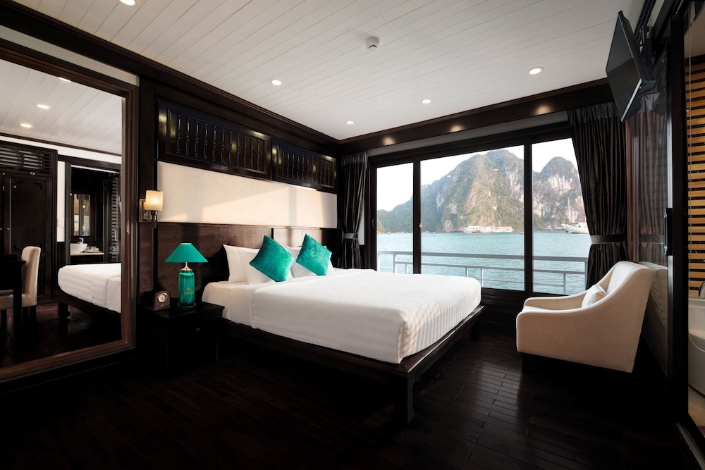 Bhaya Cruises 14/73