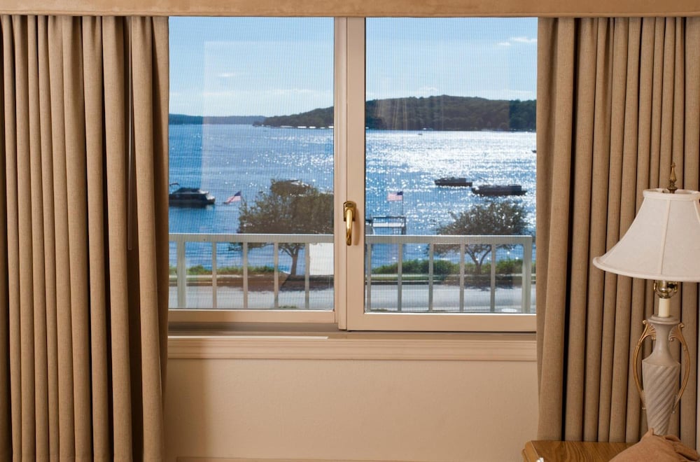 Bella Vista Suites 23/59