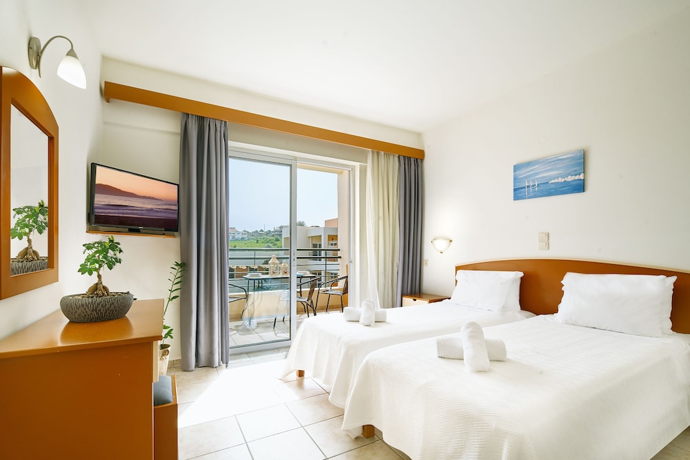 Pegasus Hotel 6/50