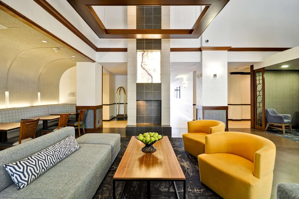 Hyatt Place Albuquerque Uptown 24/49