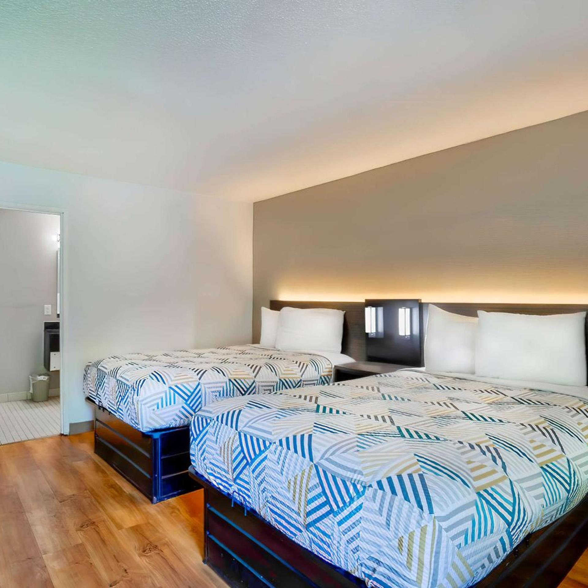 ROOM, QUADRUPLE, SMOKING